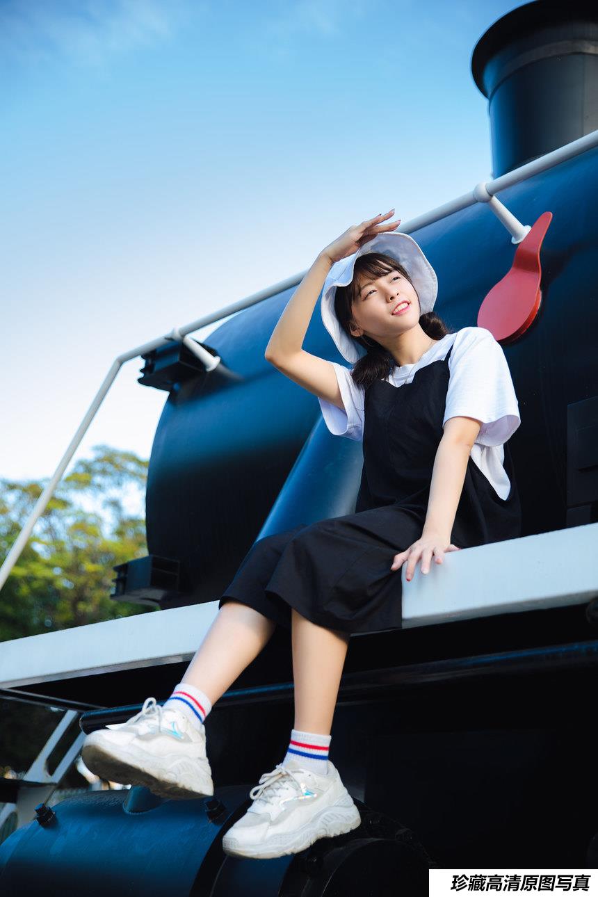 [YITUYU艺图语]2022.02.21 她的微笑 慕容寒冰_[28+1P／177MB]