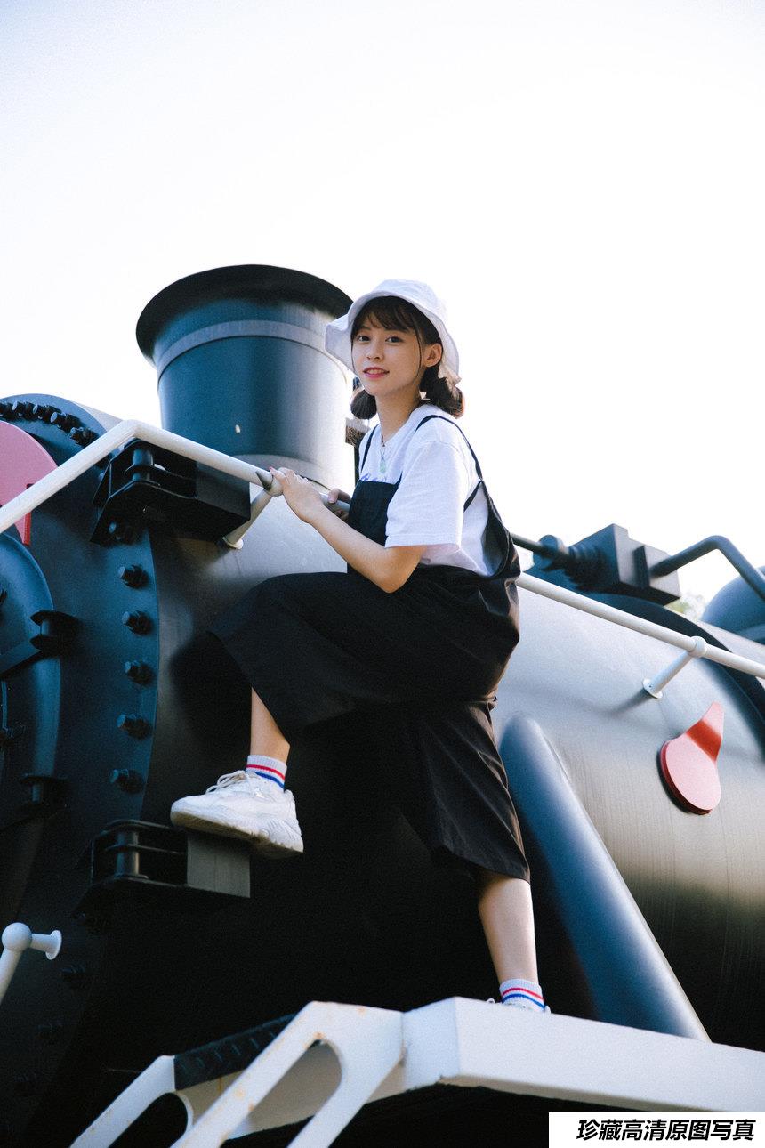 [YITUYU艺图语]2022.02.21 她的微笑 慕容寒冰_[28+1P／177MB]