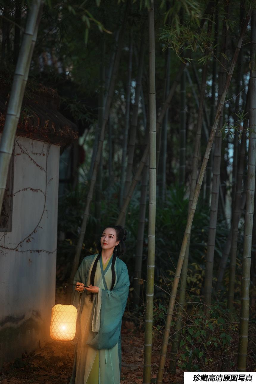 [YITUYU艺图语]2022.03.01 清平误 鹿呦[27+1P／323MB]