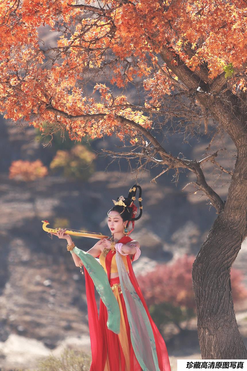 [YITUYU艺图语]2022.02.28 域外飞天 晶晶[19+1P／229MB]