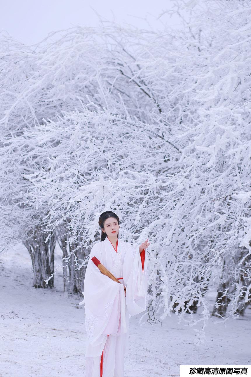 [YITUYU艺图语]2022.02.27 山中雪后 沂越[33+1P／259MB]