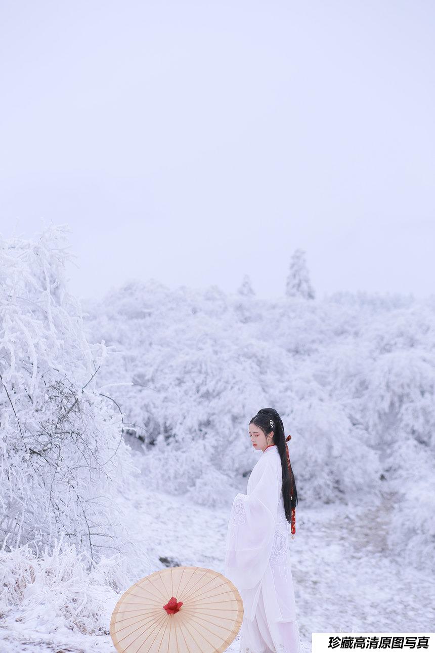 [YITUYU艺图语]2022.02.27 山中雪后 沂越[33+1P／259MB]