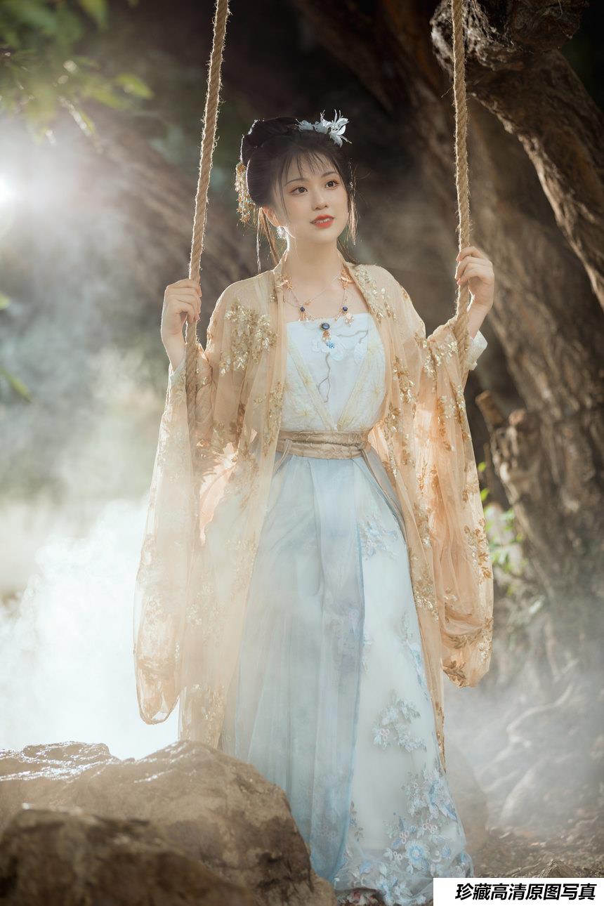 [YITUYU艺图语]2022.02.26 莲蕊香尘 碧山[19+1P／246MB]