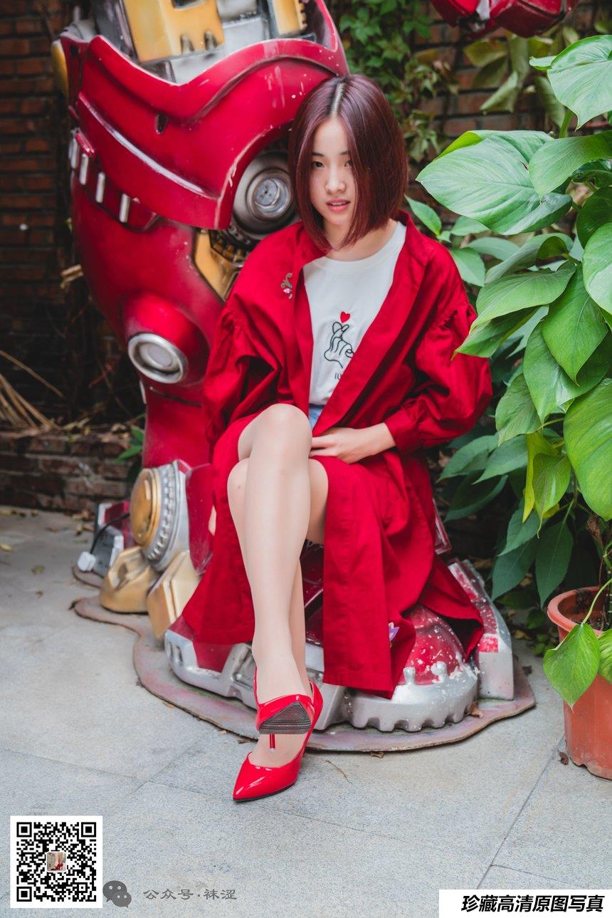 袜涩写真 VOL.080 热裤红高跟亮相 [93P／473MB]