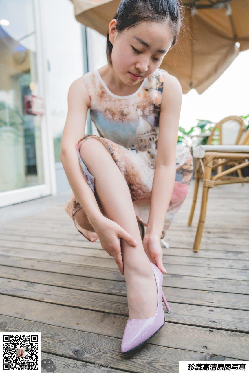 袜涩写真 VOL.075 小丽连衣裙柔美超薄肉丝 [53P／312MB]