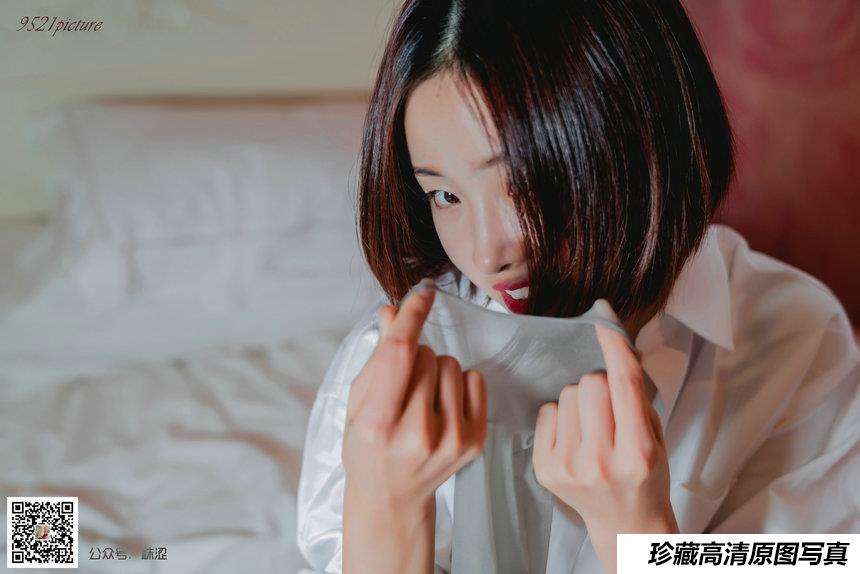 袜涩写真 VOL.065 床上的红高丝袜  [66P／40MB]