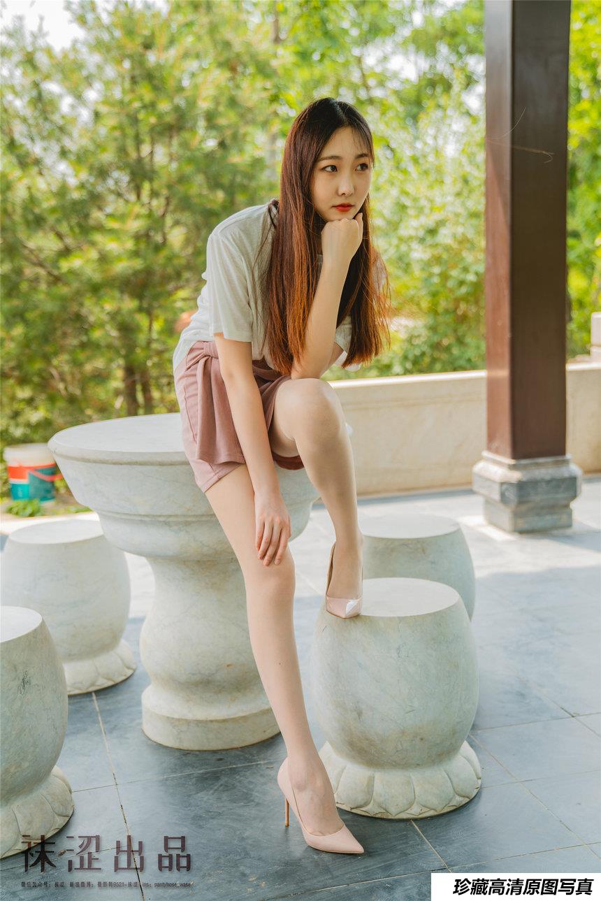 袜涩写真 VOL.066 思甜1.0 超修长笔直肉丝美腿 尖头细高跟鞋无敌加分  [51P／96MB]