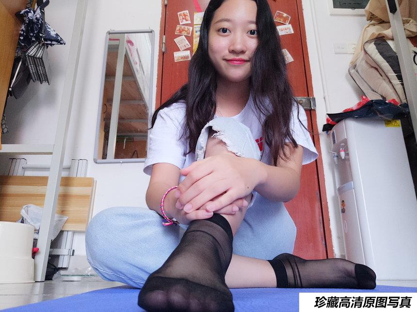 学妹校园寝室短丝系列015期 锦玲[61P／125MB]