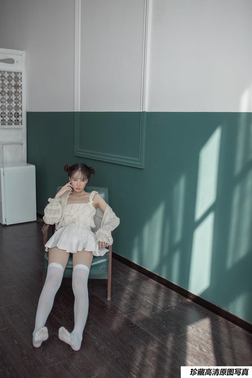 [YITUYU艺图语]2022.03.10 房间 小圆呐[23+1P／155MB]