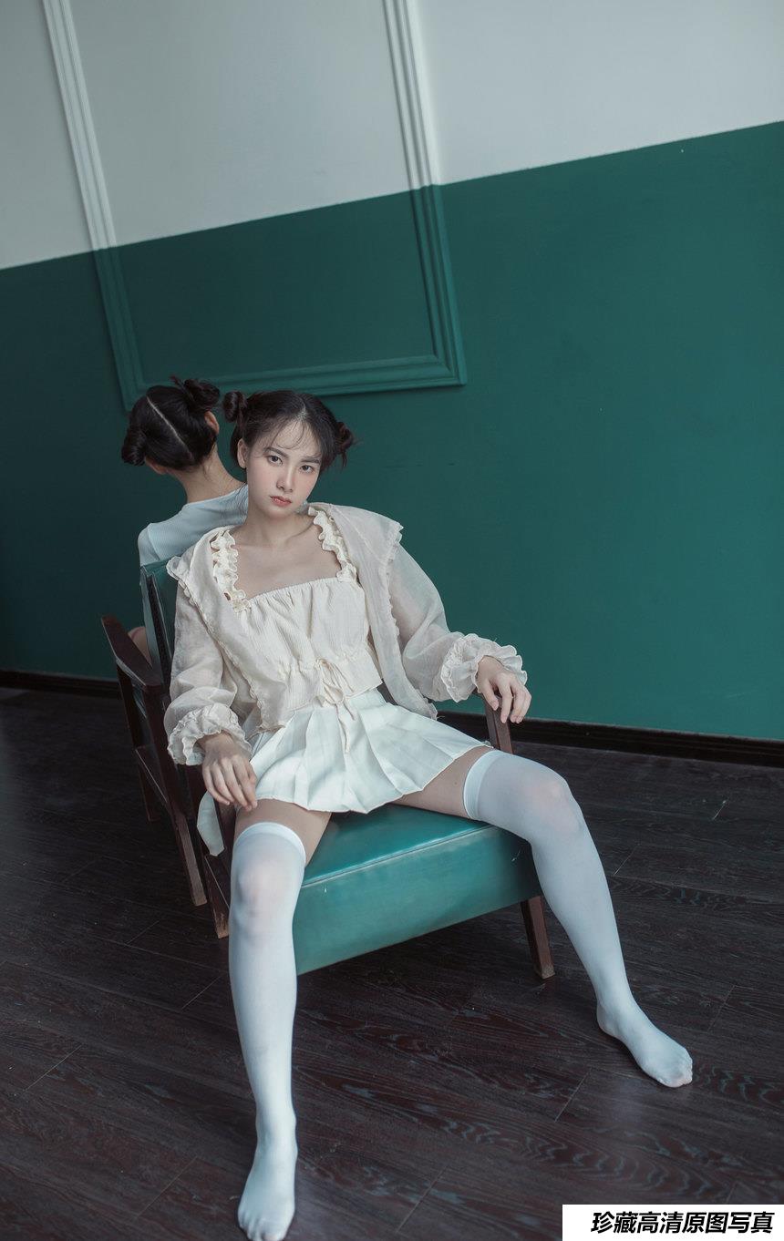 [YITUYU艺图语]2022.03.10 房间 小圆呐[23+1P／155MB]