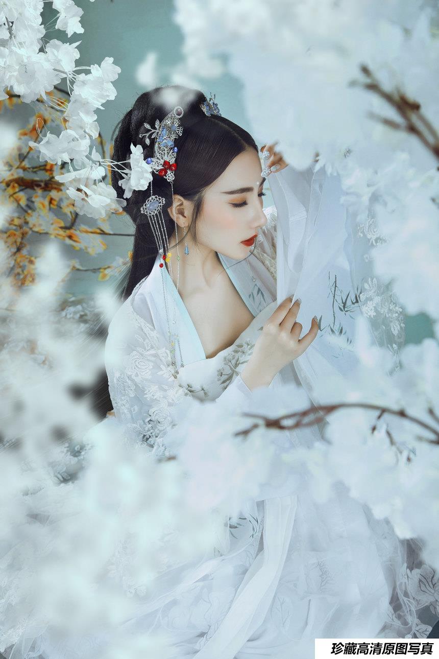 [YITUYU艺图语]2022.03.09 浮云影 唯宝[21+1P／277MB]