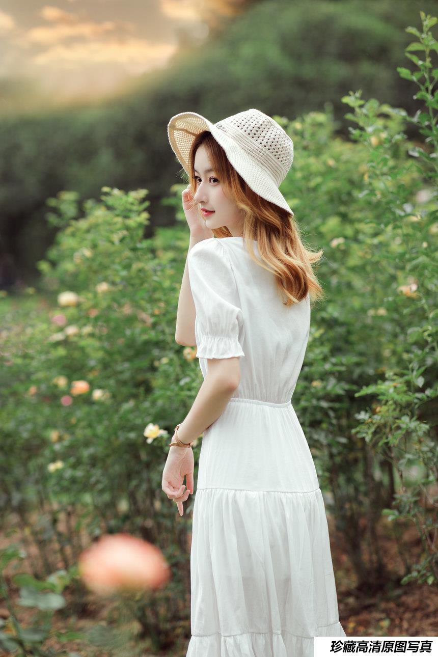 [YITUYU艺图语]2022.03.15 阳光正好，微风不燥 Bling[34+1P／272MB]