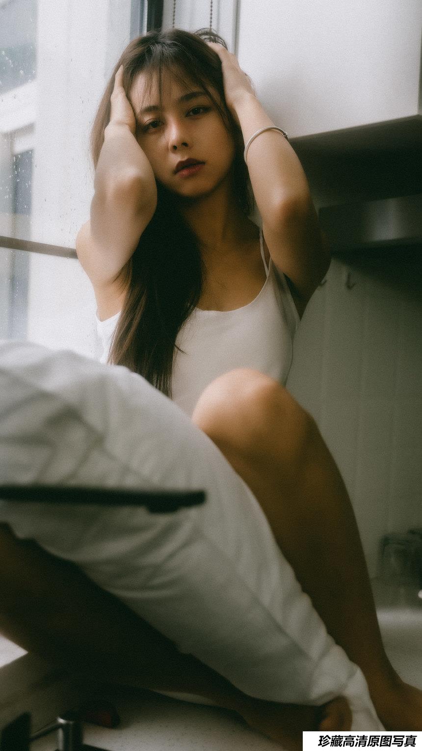 [YITUYU艺图语]2022.03.13 白色睡衣 小浦[33+1P／414MB]