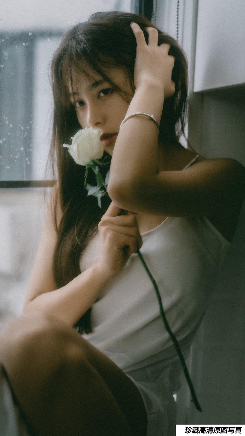 [YITUYU艺图语]2022.03.13 白色睡衣 小浦[33+1P／414MB]