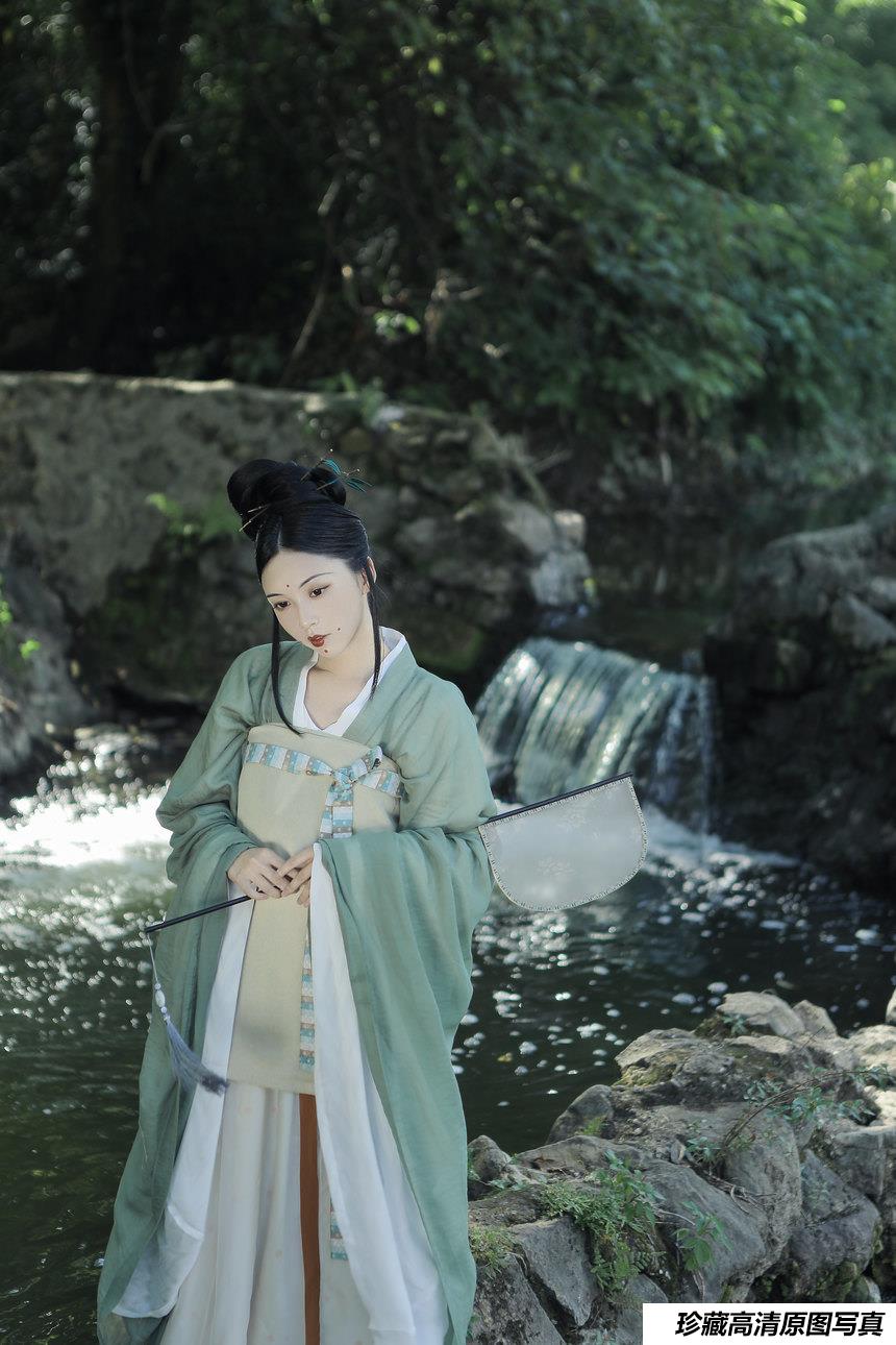 [YITUYU艺图语]2022.03.22 渡溪·连山倒景 槐枝-[31+1P／718MB]