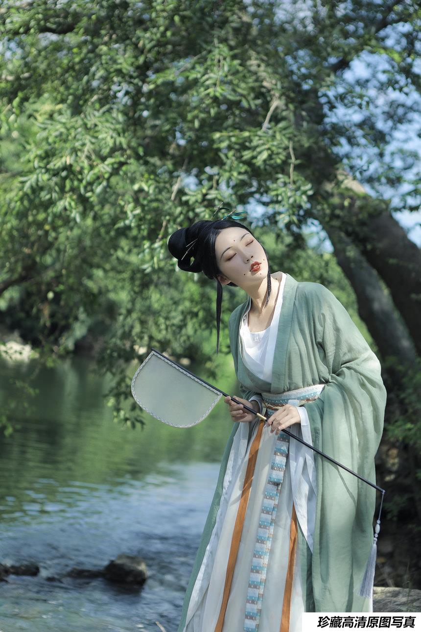 [YITUYU艺图语]2022.03.22 渡溪·连山倒景 槐枝-[31+1P／718MB]