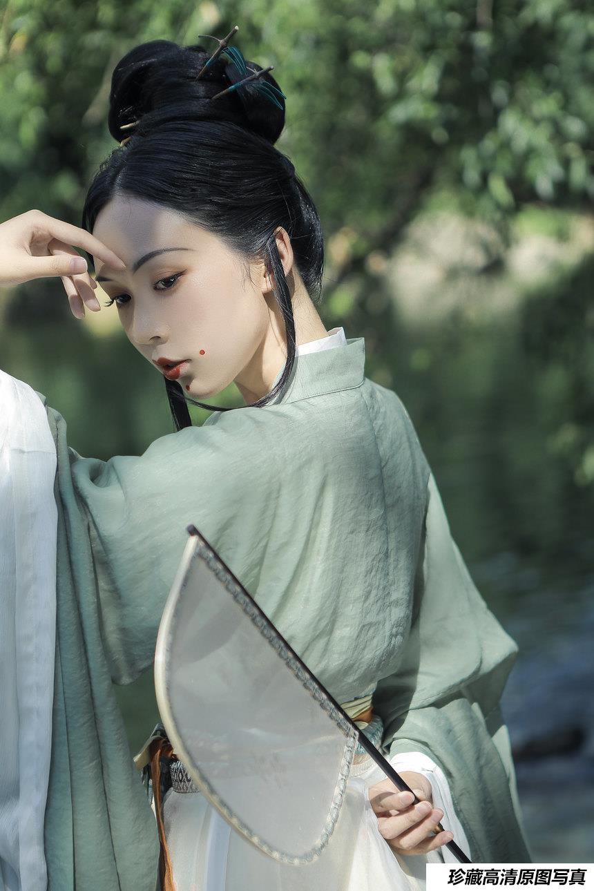 [YITUYU艺图语]2022.03.22 渡溪·连山倒景 槐枝-[31+1P／718MB]