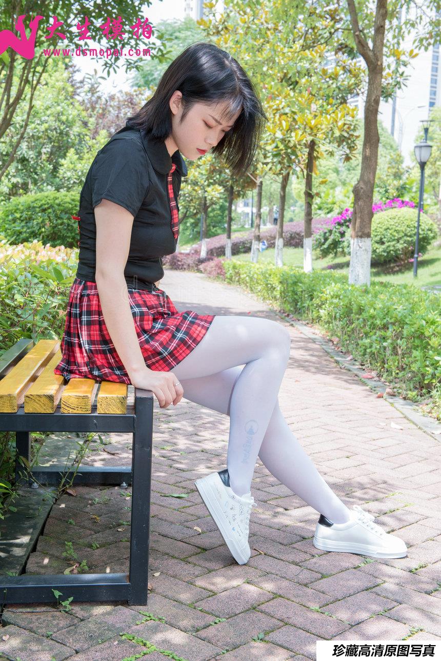 大生模拍 No.130 小雅 阳光下的白丝 [55P1V525MB]