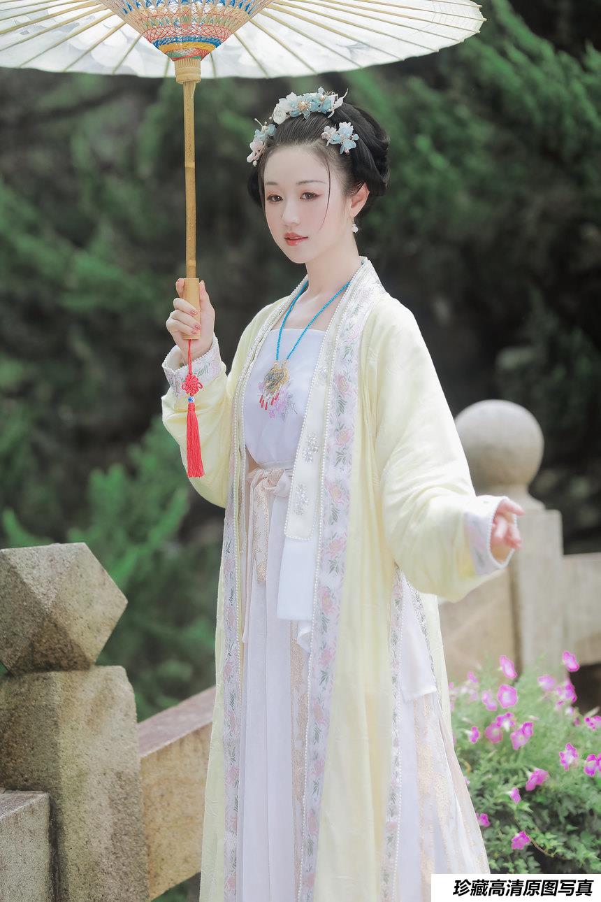 [YITUYU艺图语]2022.03.19 雨霖霖 大头小甜甜[29+1P／473MB]