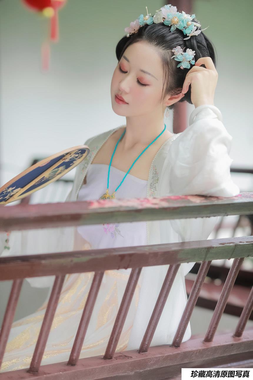 [YITUYU艺图语]2022.03.19 雨霖霖 大头小甜甜[29+1P／473MB]