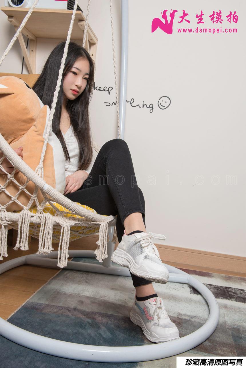 大生模拍 No.119 雯雯 裤内丝 [61P1V324MB]