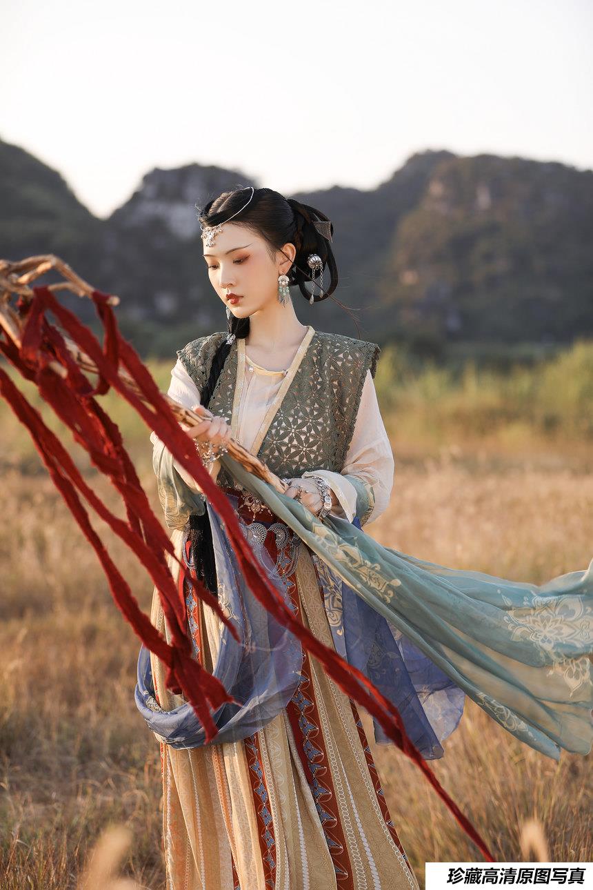 [YITUYU艺图语]2022.03.17 苗疆·祭司 芝芝琪[19+1P／318MB]