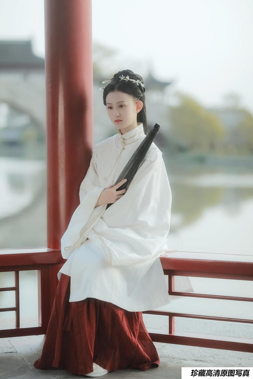 [YITUYU艺图语]2022.03.22 江南好，最好是红衣 墨愁眠[24+1P／463MB]