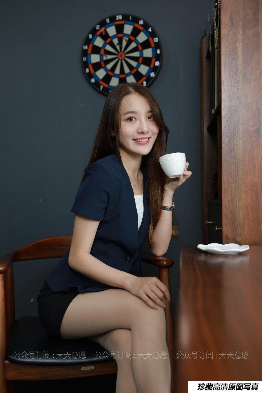 [IESS异思趣向] 2021.08.11 丝享家886：婉苹《最美女职员》[86P／119MB]