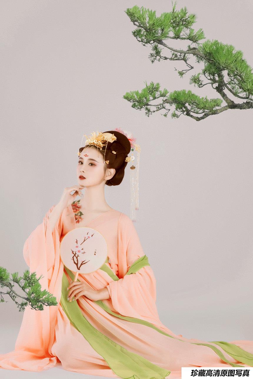 [YITUYU艺图语]2022.01.20 霓裳 欣宝[29+1P／478MB]