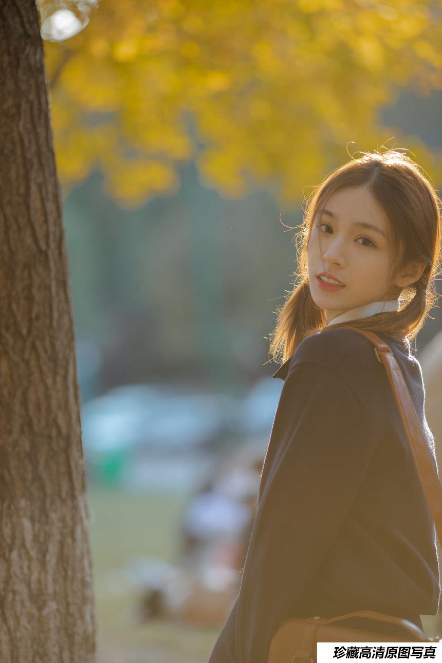 [YITUYU艺图语]2022.01.19 秋天，陪你一起看银杏 朱云慧大魔王[27+1P／306MB]