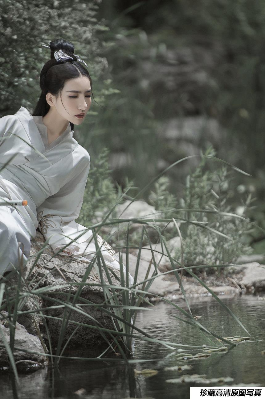 [YITUYU艺图语]2022.01.18 玉竹隐 唯宝[21+1P／665MB]