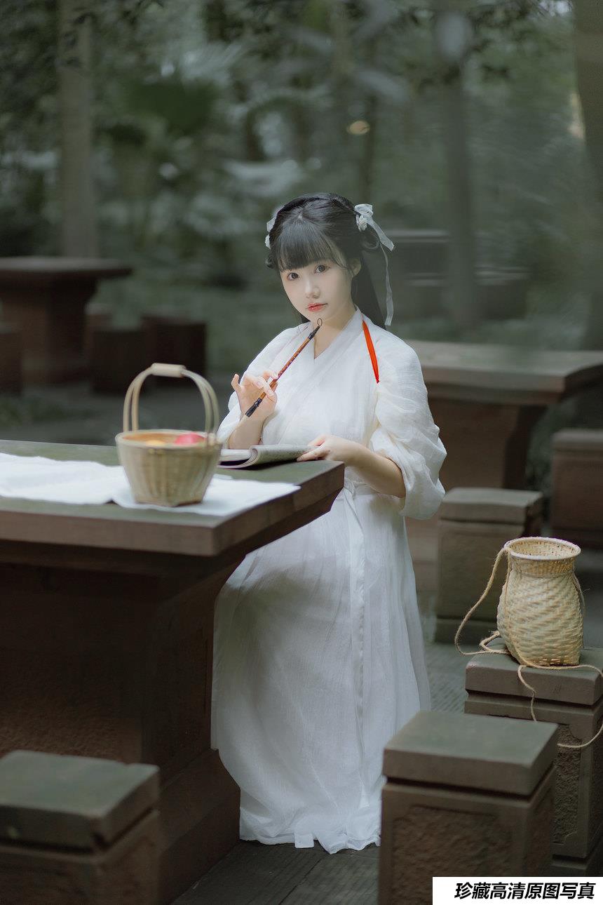 [YITUYU艺图语]2022.01.18 豆蔻年华 周小兔呀[+1P／208MB]