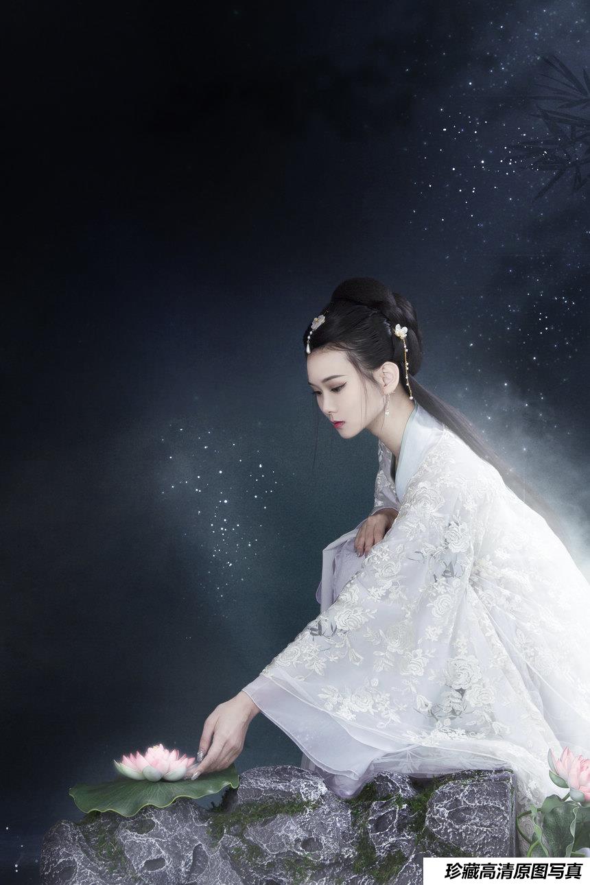 [YITUYU艺图语]2022.01.26 月中行 欣宝[21+1P／491MB]