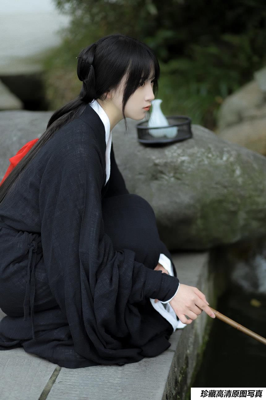 [YITUYU艺图语]2022.01.27 人间有味是清欢 半夏夏夏[33+1P／307MB]