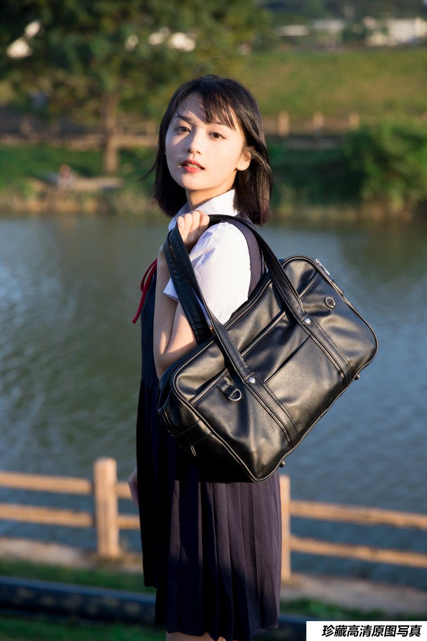 [YITUYU艺图语]2022.01.27 少女的心思 雨文[36+1P／504MB]