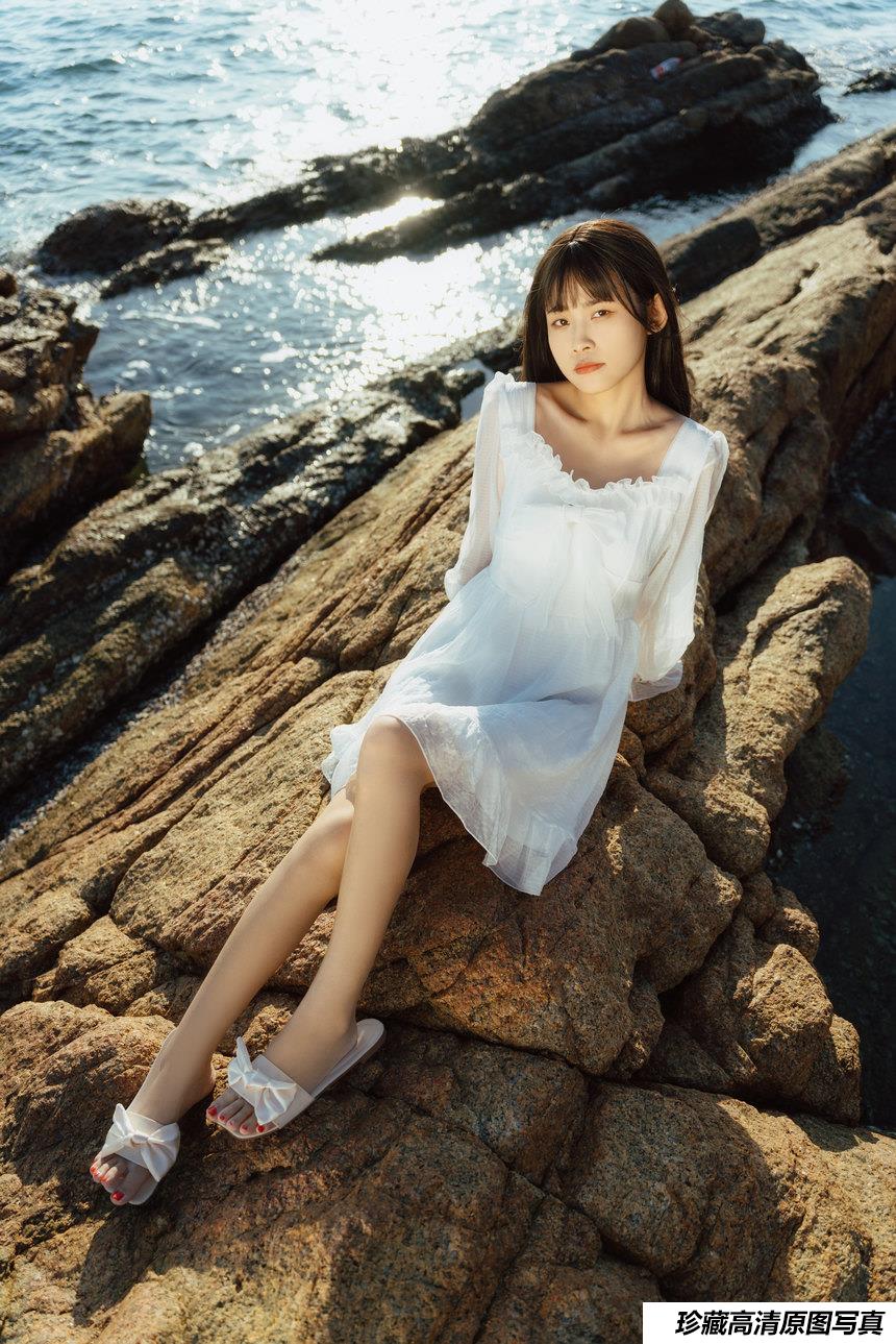 [YITUYU艺图语]2022.01.26 被风吹过的夏天 小可[44+1P／618MB]