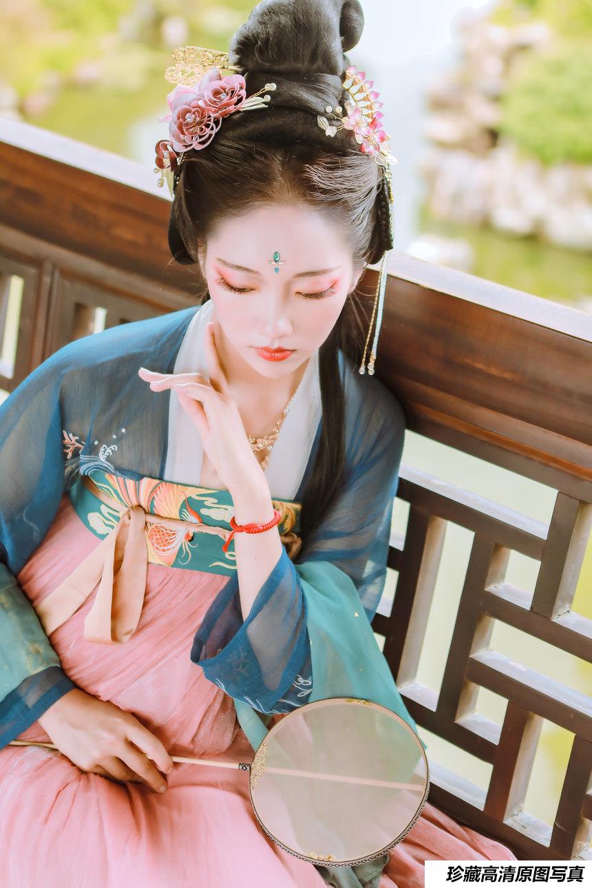 [YITUYU艺图语]2022.01.26 晚风庭院 陌夕[27+1P／380MB]