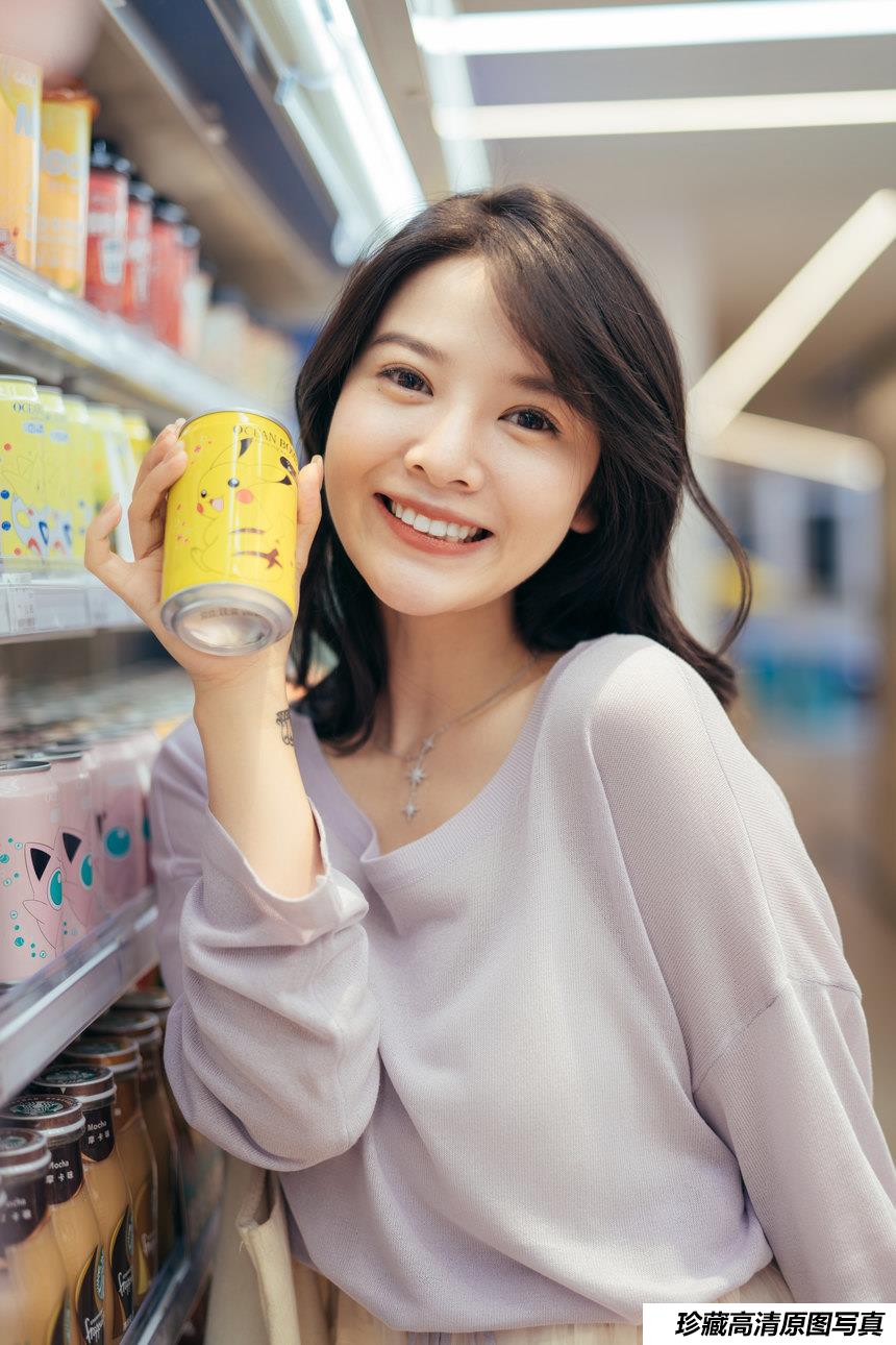 [YITUYU艺图语]2022.01.26 一大堆零食，便利店里的小满足 喵喵喵是锦儿呀[25+1P／254MB]