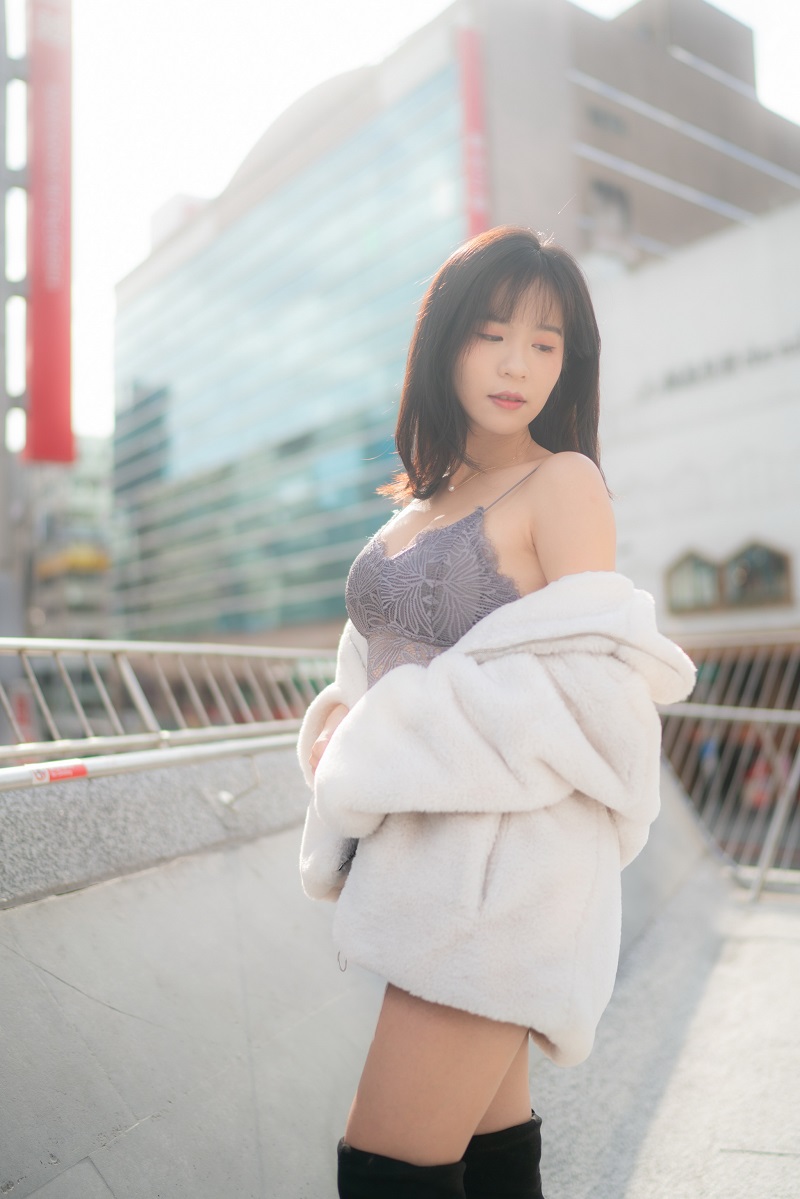 图片[2]-【街拍】模拍作品 YoYo 牛仔短裤长靴-绅士图