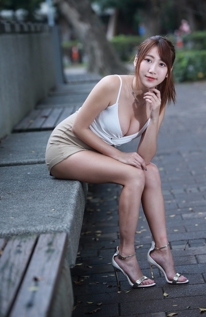 图片[3]-【街拍】模拍作品 张嘉庭 吊带露肚短裤-绅士图