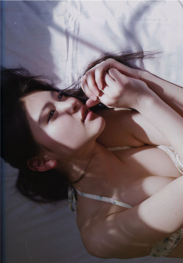 图片[2]-今野鲇莉1ST写真集《AYURI》高清无水印全本[87P]-绅士图