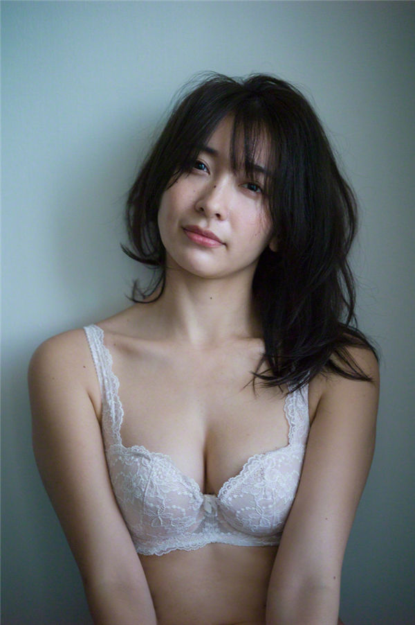 山崎真实写真集《[Wanibooks (WBGC)] 2017.06 No.156 Mami Yamasaki 山崎真実》高清全本[199P]-绅士图