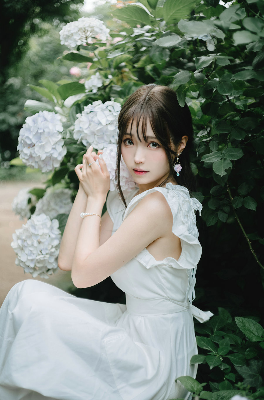Ely_eee(ElyEE子)Rainy Season 雨季繡球花 [31P2V-85MB]-绅士图