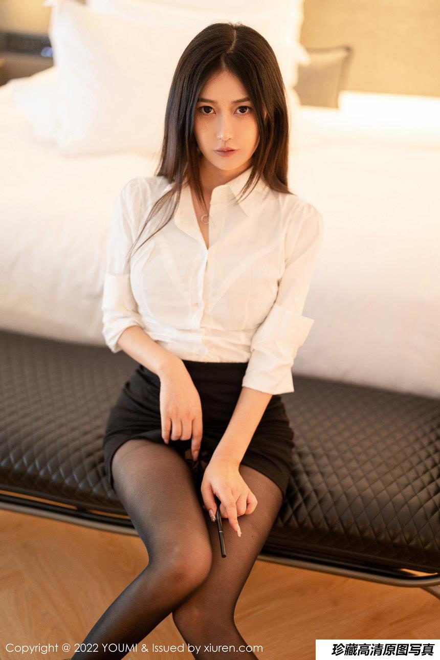 [YOUMI尤蜜荟] 2022.08.11 VOL.827 laura阿姣 [70+1P]-绅士图
