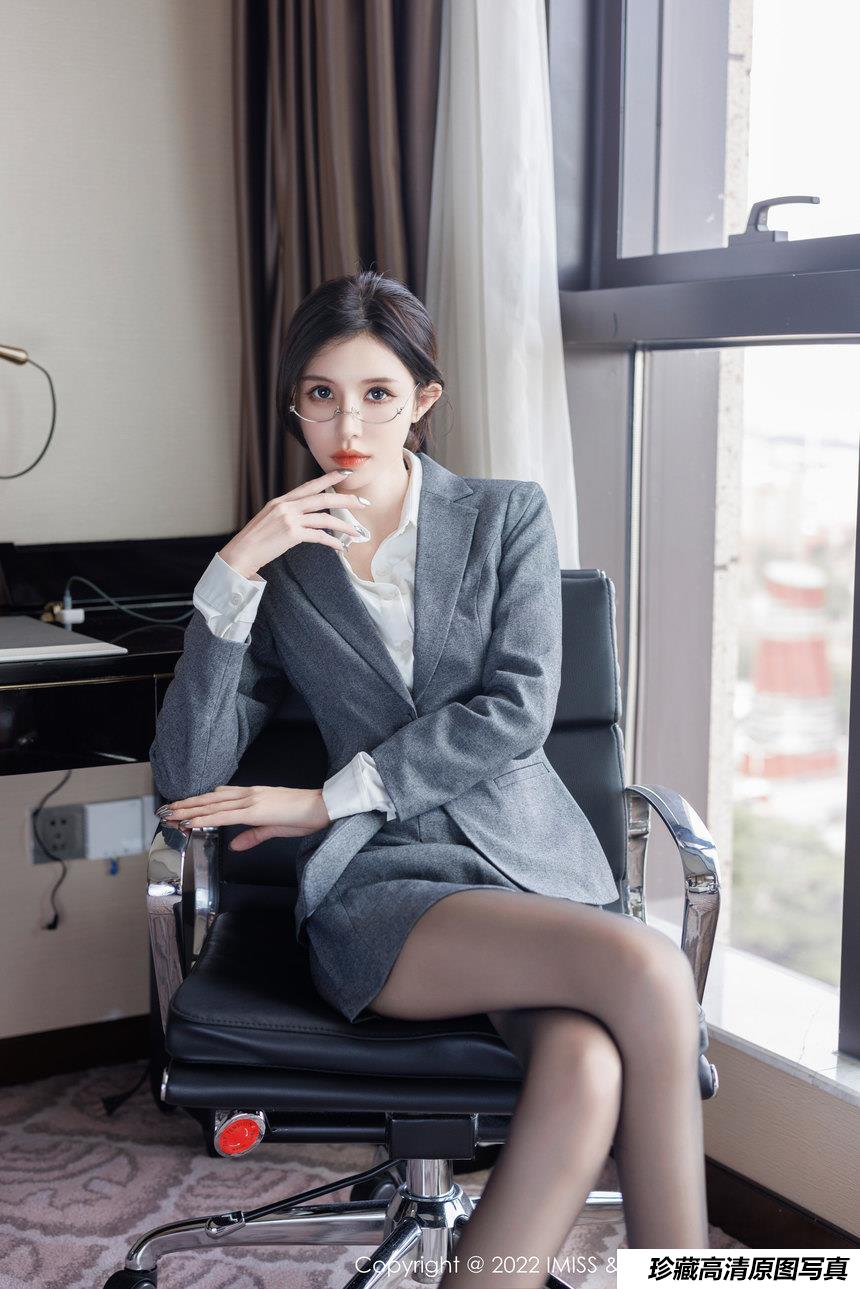 [IMISS爱蜜社] 2022.12.06 VOL.708 泥鳅鳅 [55+1P]