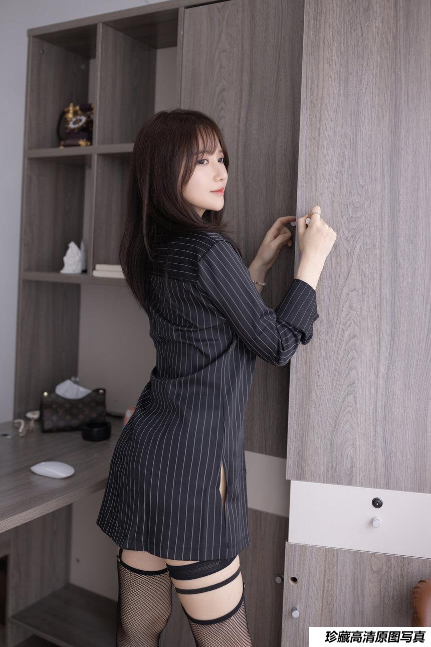 鱼子酱梦隐蔽的房间原版写真 [119P-1.28G]