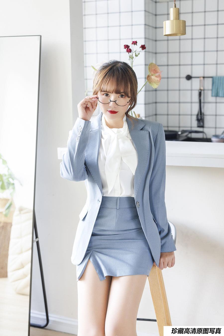 张思允《OL的秘密》原版写真 [63-1.13G]