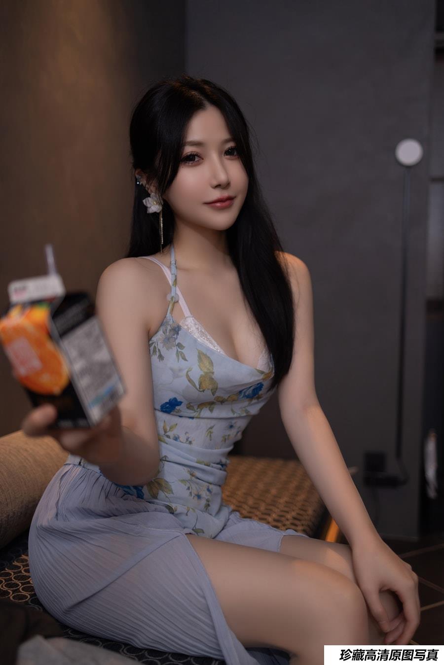 鱼子酱《她的体香》原版写真 [99P-1.72G]