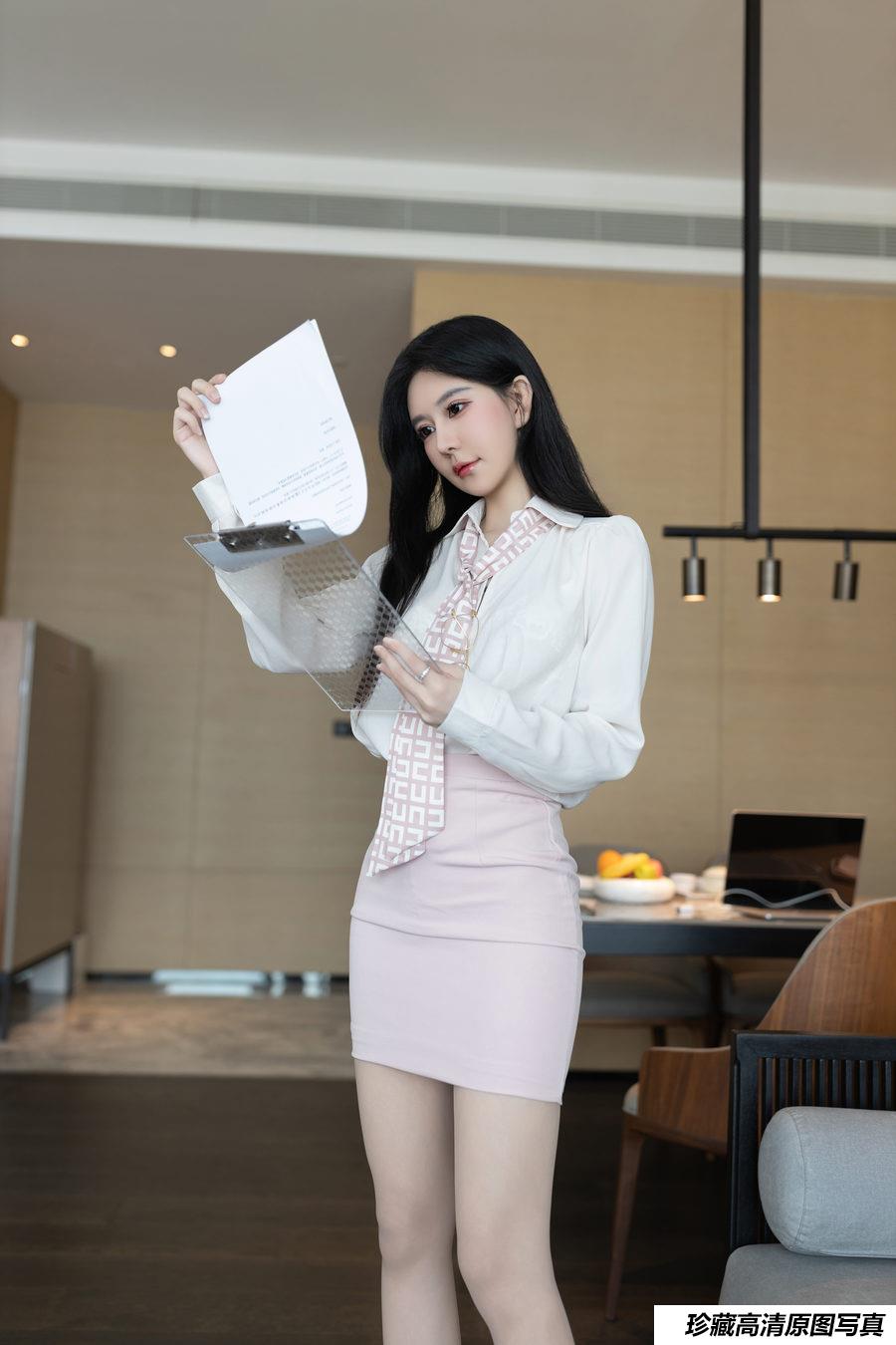 谢小蒽(幼幼)《 吸奶器》原版写真 [99P-1G]