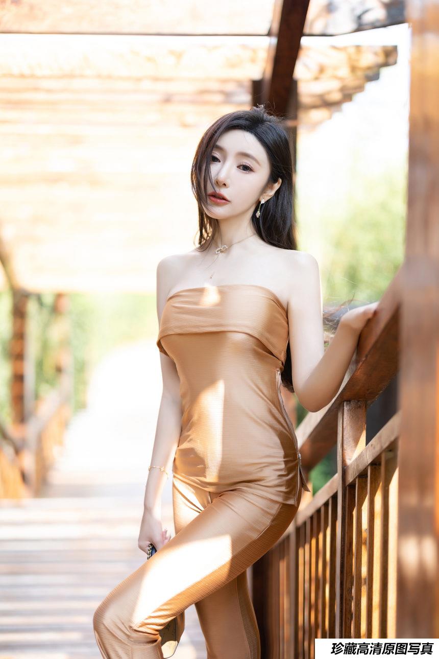 王馨瑶yanni 《金色套装配白色情趣》原版写真 [102P-224MB]